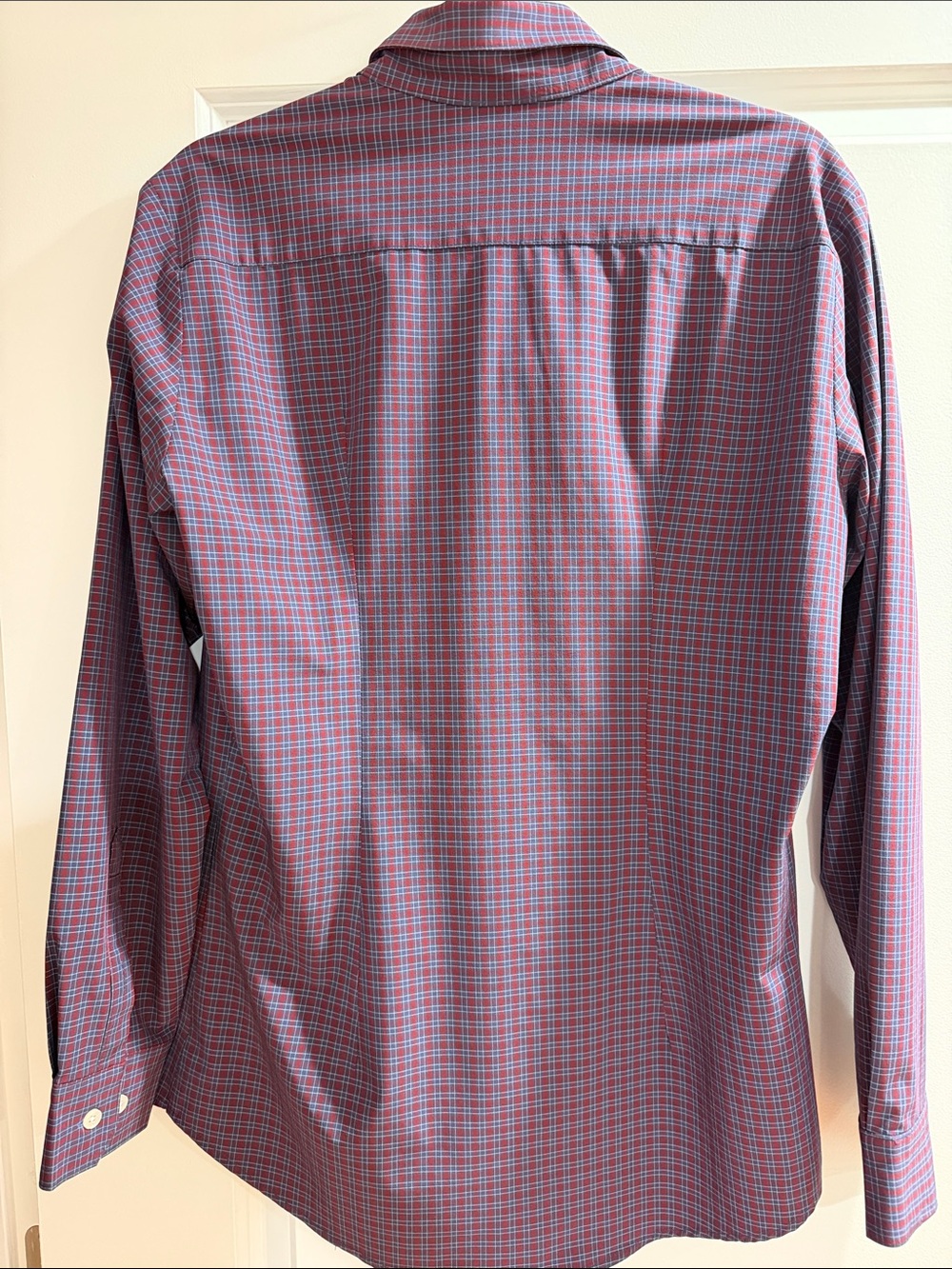 Mizzen+Main Men's Size M Red and Blue Plaid Button-Down Shirt - Picture 5 of 5